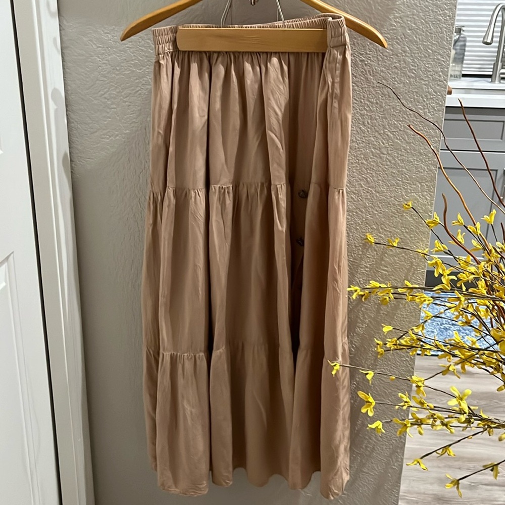 VTG Tan Slight Rustish 100% Rayon Maxi, Sz M, real functioning concho buttons